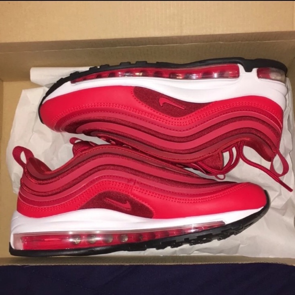 Brand New Air Max 97’ in Speed Red
